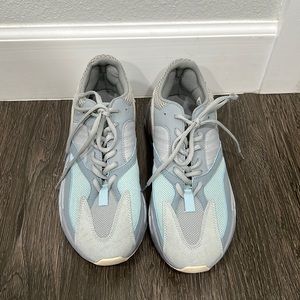 Yeezy Boost 700